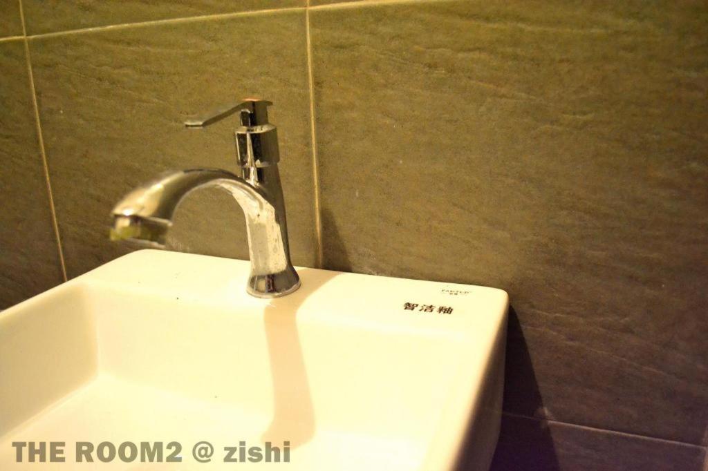 The Room2 @ Zishi Kota Bharu Exterior photo